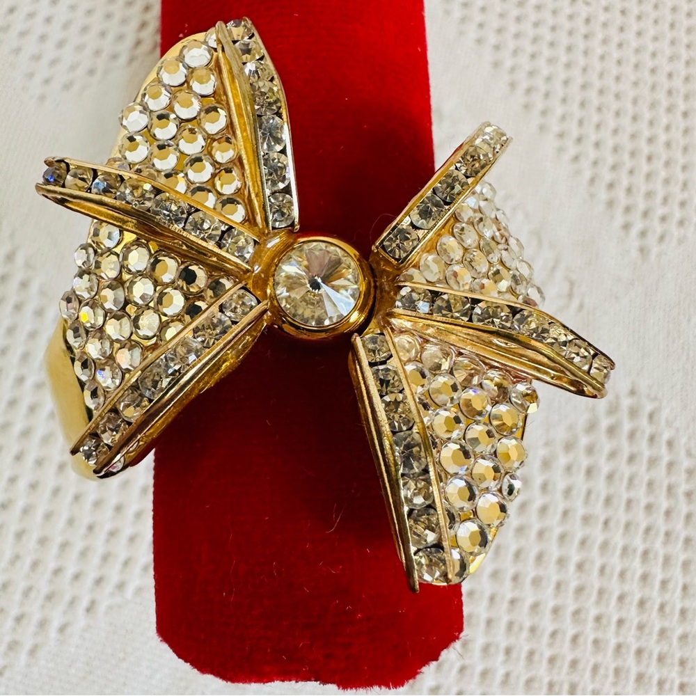 Rhinestone Bow Clamper Cuff Bracelet Gold Tone Pave Chunky Statement VTG 80’s